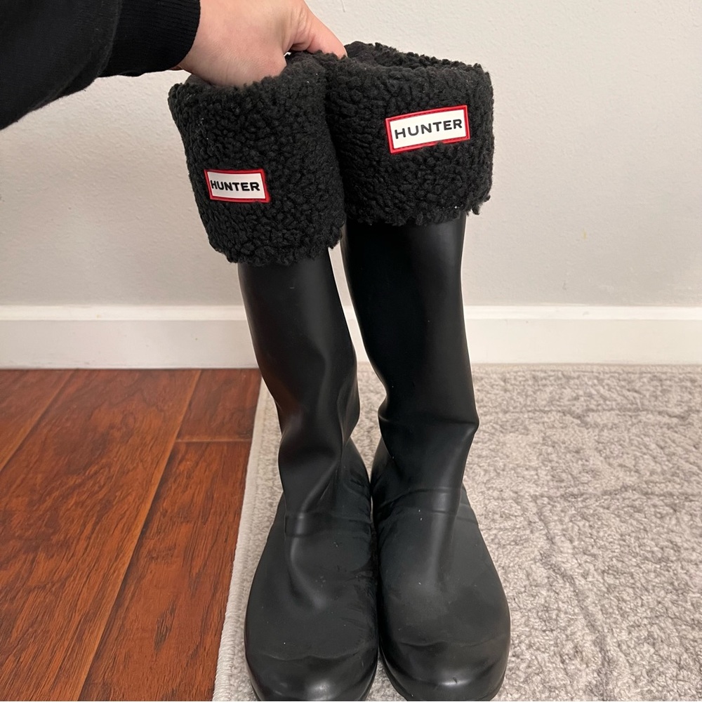 Packable Hunter Boot + Sherpa Boot Sock + Travel … - image 5